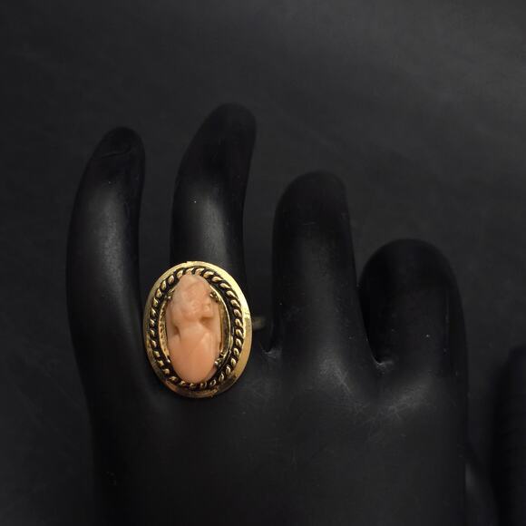 Vintage Peach Carved Cameo Ring Gold Tone Size 6.5 Adjustable - Picture 7 of 11
